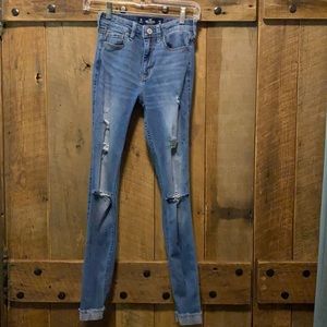 Excellent condition. Hollister jeans
